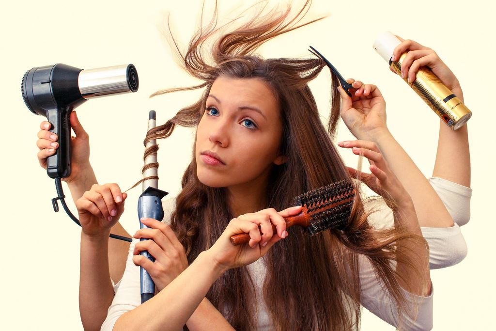 Nhiệt độ, hóa chất sẽ khiến tóc dễ bị gãy rụng