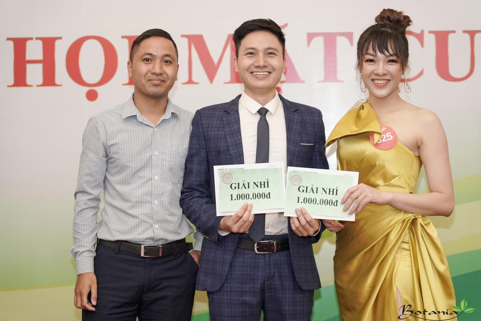 công ty botania trao giải thưởng cho nhân viên