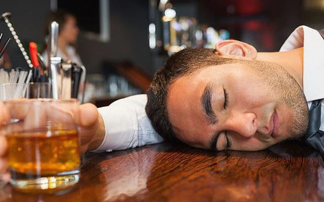 Bị say xỉn là do nồng độ acetaldehyde trong máu cao quá mức