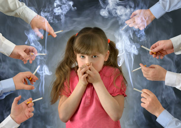 Trẻ thường xuyên tiếp xúc với khói thuốc lá sẽ dễ bị viêm phế quản