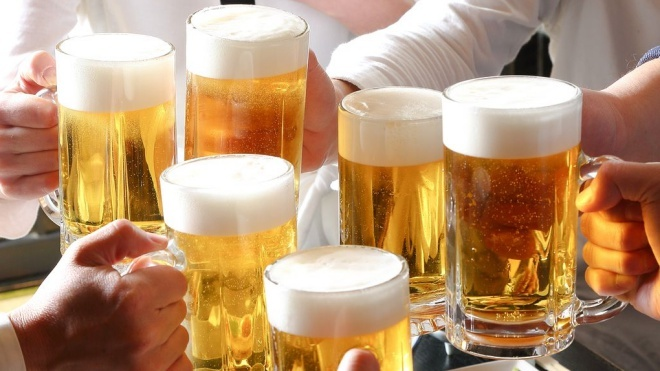 Uống nhiều rượu bia có hại cho người bí tiểu
