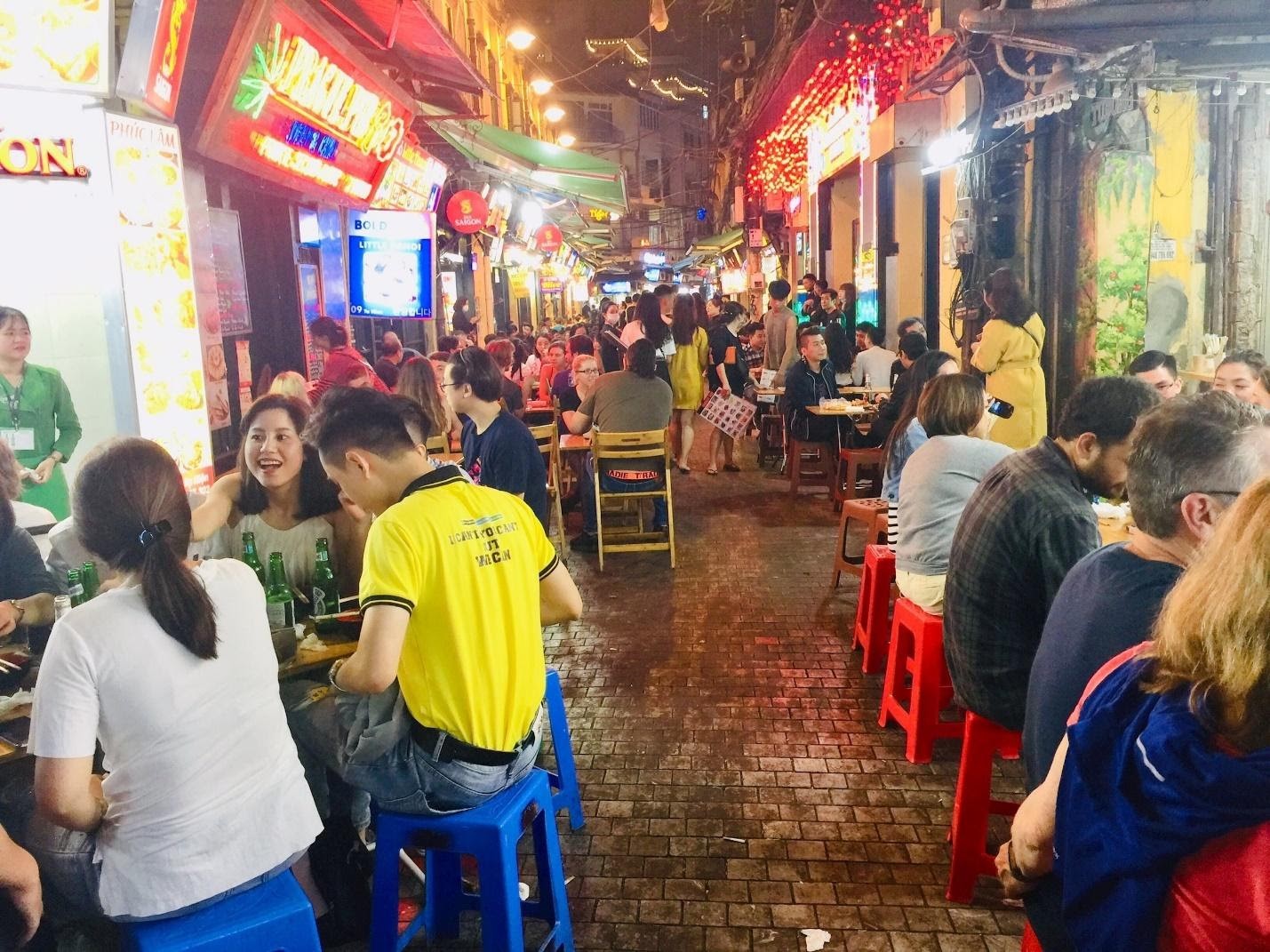 không tụ tập chỗ đông người