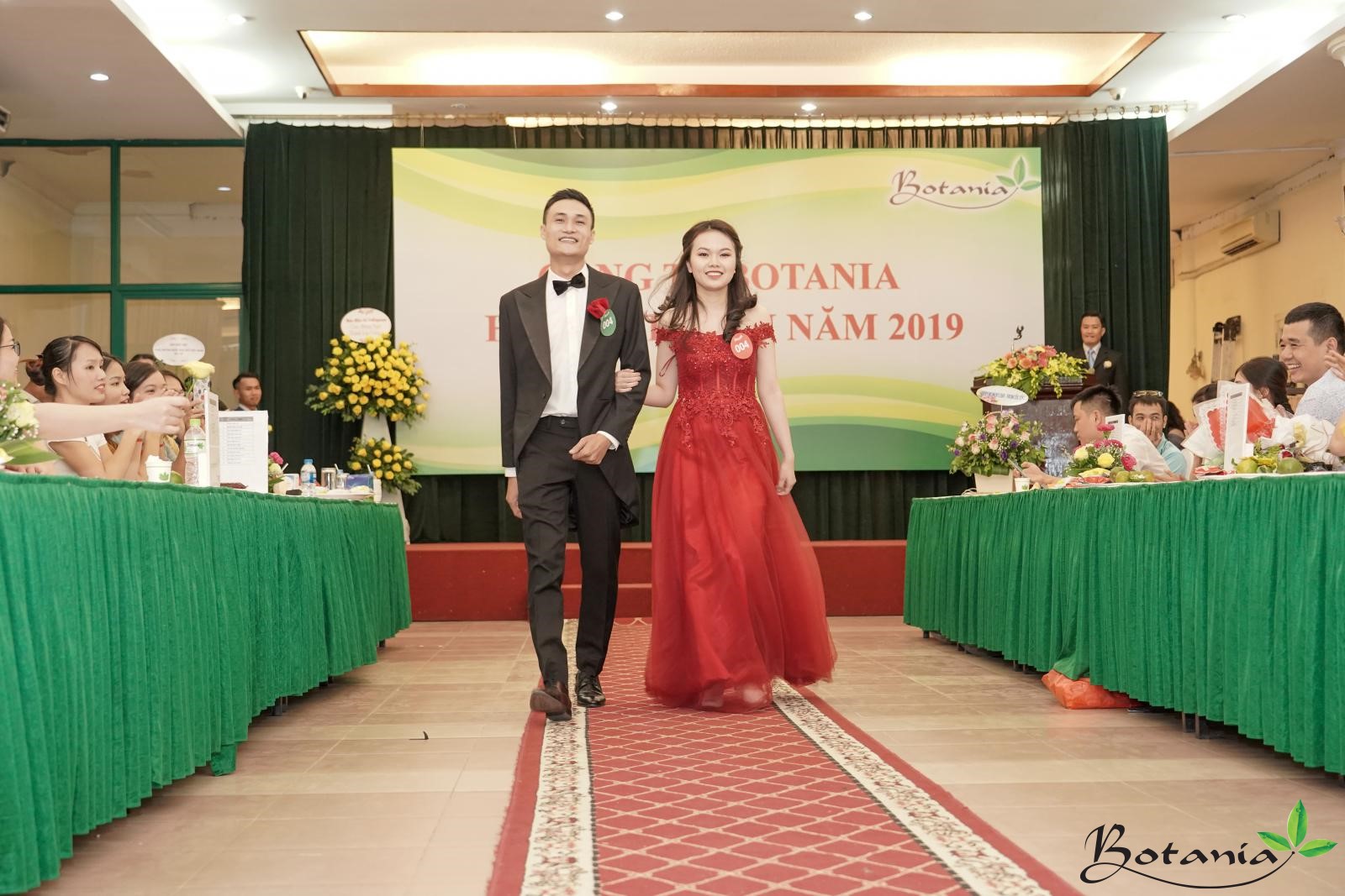 cặp đôi số 004thi hoa hậu và nam vương công ty botania
