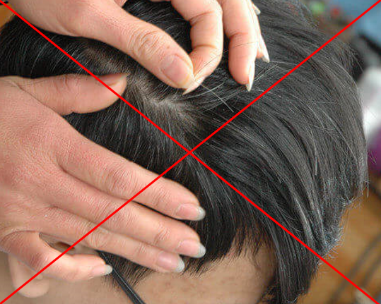 Không nên nhổ tóc bạc