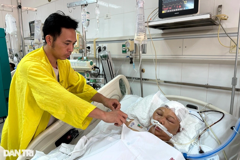 Người con trai út và bà Mây