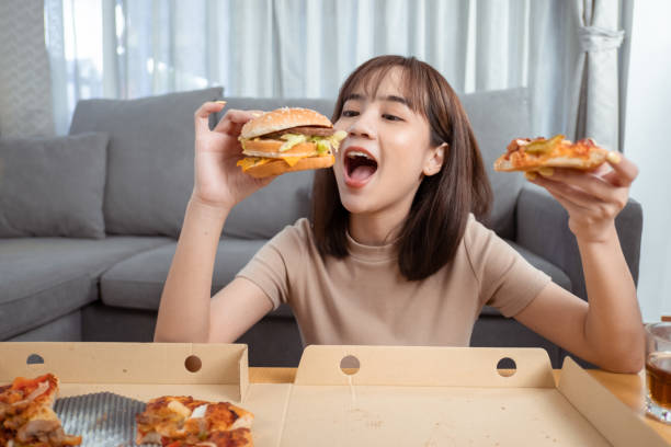 Giới trẻ hiện nay chuộng đồ ăn nhanh