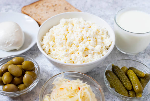 Probiotics có trong sữa chua, phô mai hoặc thực phẩm lên men