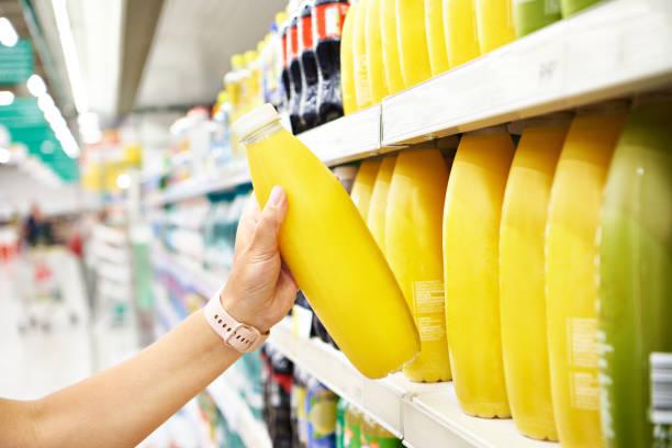  Bạn nên tự làm nước ép tại nhà thay vì mua nước ép bán sẵn.