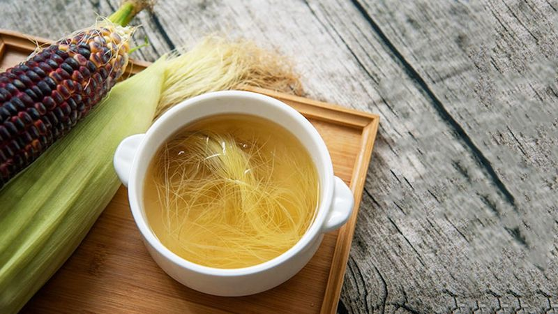 Trà râu ngô giúp giải nhiệt và thanh lọc cơ thể