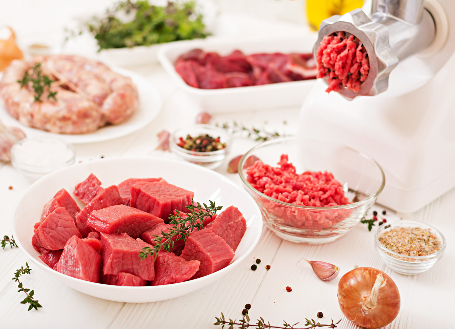 Chúng ta không cần kiêng tuyệt đối thịt đỏ, mà chỉ cần hạn chế, không nên ăn quá nhiều