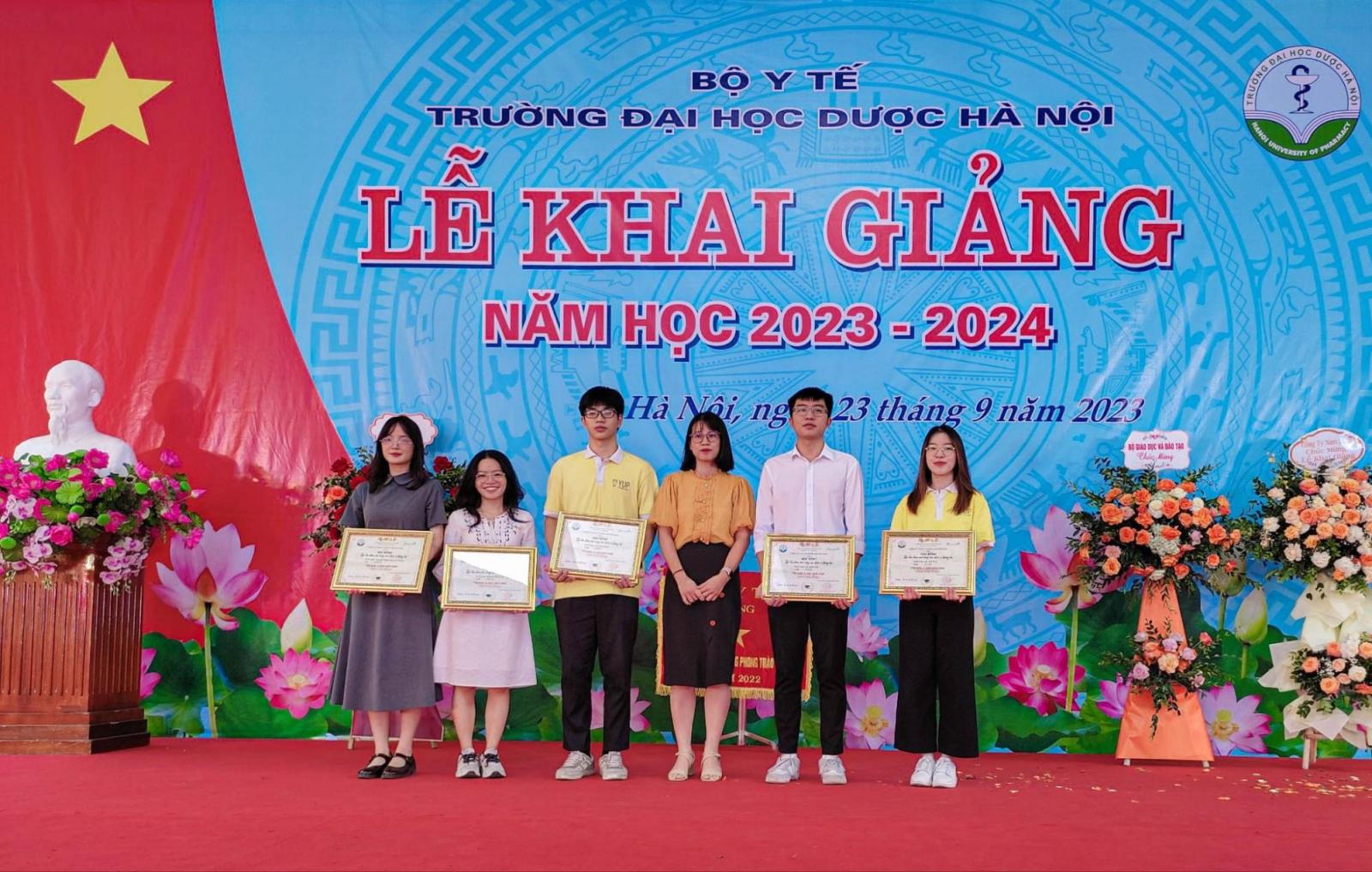 Học bổng Botania - 5 năm sát cánh cùng sinh viên trường Đại học Dược Hà Nội xây dựng tương lai