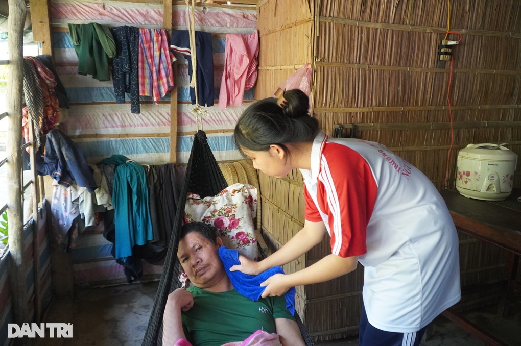 Bế tắc cùng cực, cha ung thư nuôi hai con bệnh nặng cùng hai cháu nhỏ - 2
