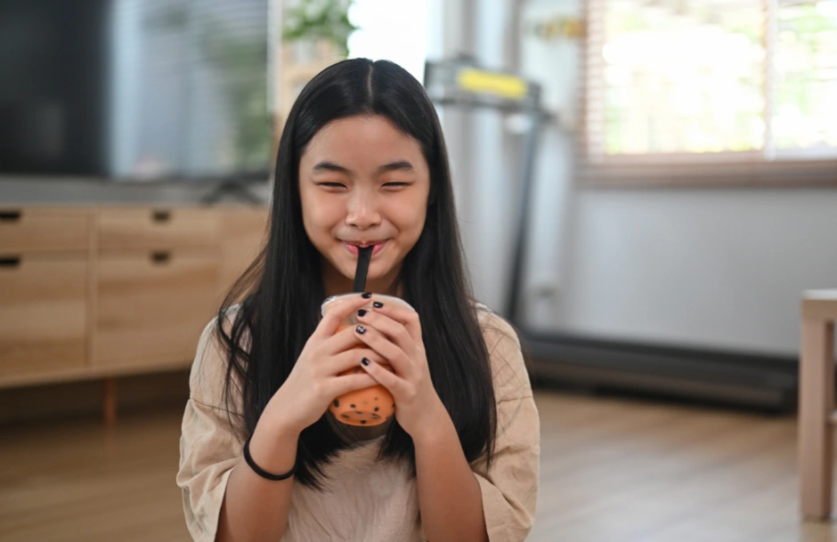 GenZ và nguy cơ từ cốc trà sữa “full topping”