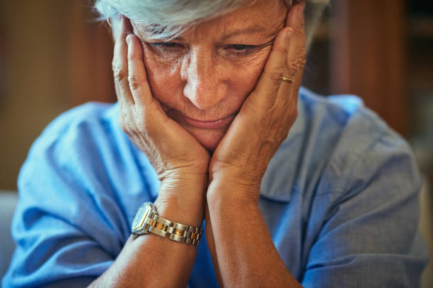 Người bệnh Alzheimer gặp khó khăn về mặt ngôn ngữ