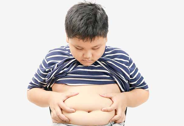  Ép con ăn kiêng theo nhiều chế độ càng khiến trẻ ăn nhiều