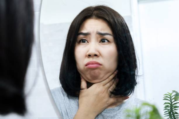 Tiêm xóa mỡ nọng cằm: Chuyên gia nói gì?