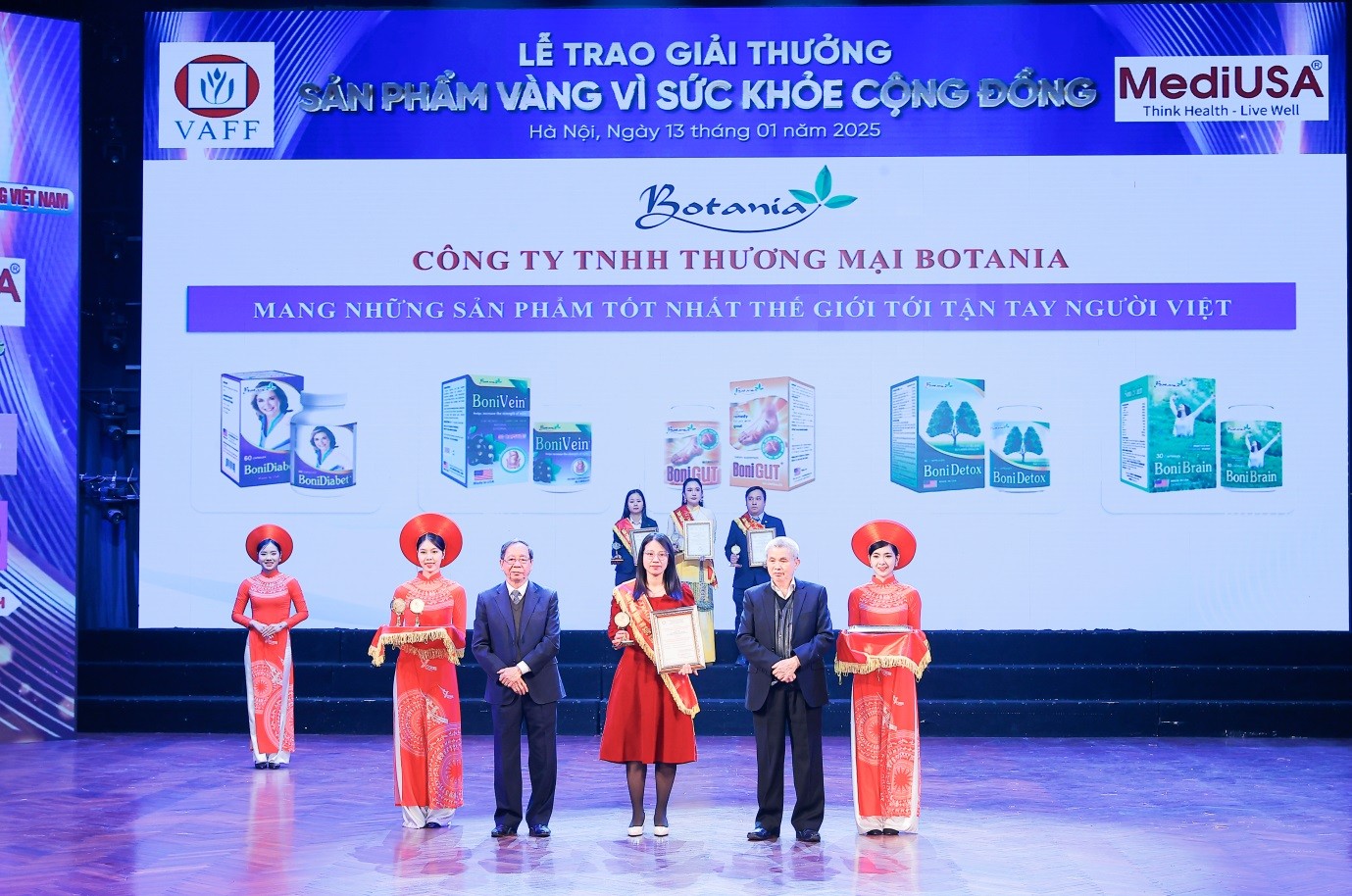 Công ty Botania lần thứ 8 nhận giải thưởng “Sản phẩm vàng vì sức khỏe cộng đồng”