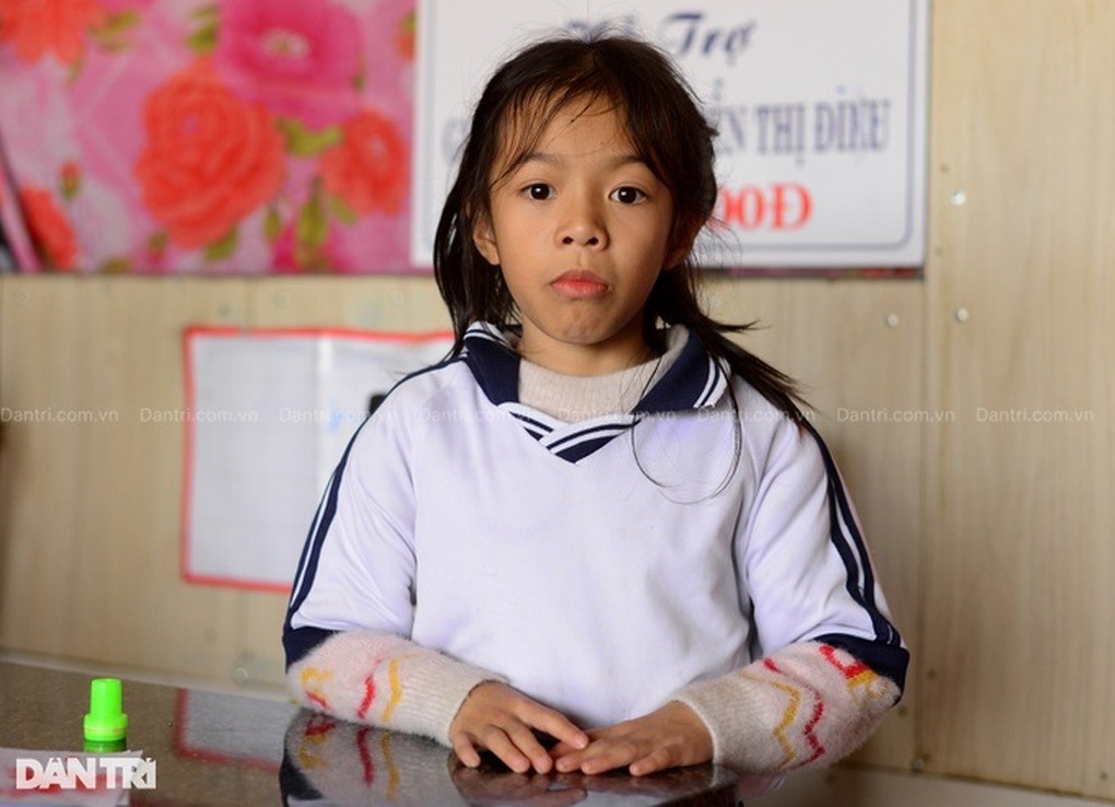 Gia đình tha hương khốn khó, chồng phụ hồ nuôi vợ suy thận mạn, con u máu - 3