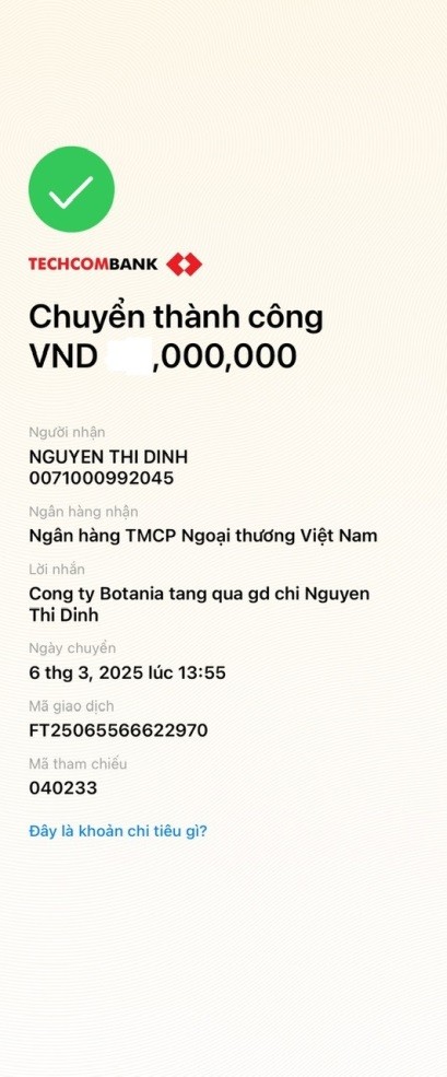  Công ty Botania chuyển khoản giúp đỡ gia đình chị Định – anh Vĩnh